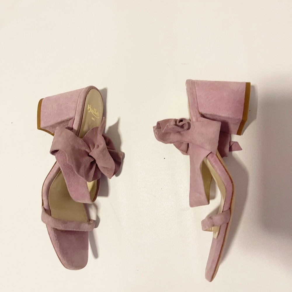 butter made in Italy  lavender suede slip on sandals size 7.5